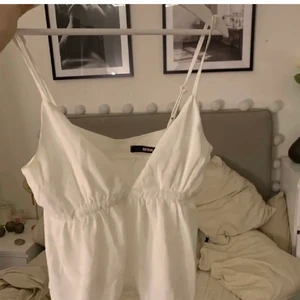 Linne från bik bok - Säljer detta fina linne ifrån bok bok, använt 1 gång.