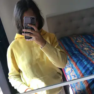 En fin gul gap tröja kostade 500 säljer för 200+frakt