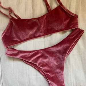 Bikini - Oanvänd bikini från Zaful, storlek S. Slutsåld på Zaful. Originalförpackning kvar. Köparen står för frakten. 