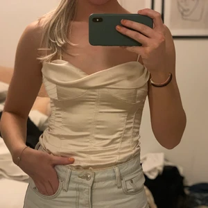 Body från zara - Body från zara i storlek 36, aldrig använd