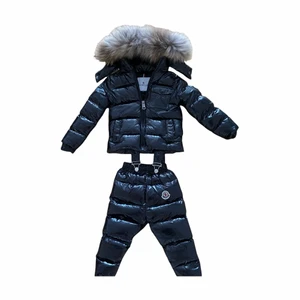 Moncler jacka/byxa - En jacka och en byxa från Moncler till barn upp till 2 år , följ oss här och även instagram @instabutik.se