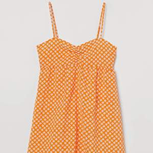 Jättefin orange klänning från H&M, säljer då jag inte använder den längre! 💕