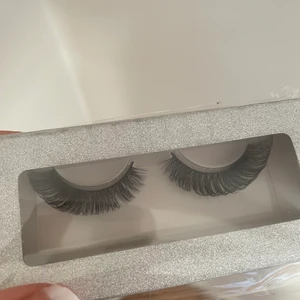 Volymfransar  - Ett par volymfransar. Köp två paket för 60kr exl frakt. 