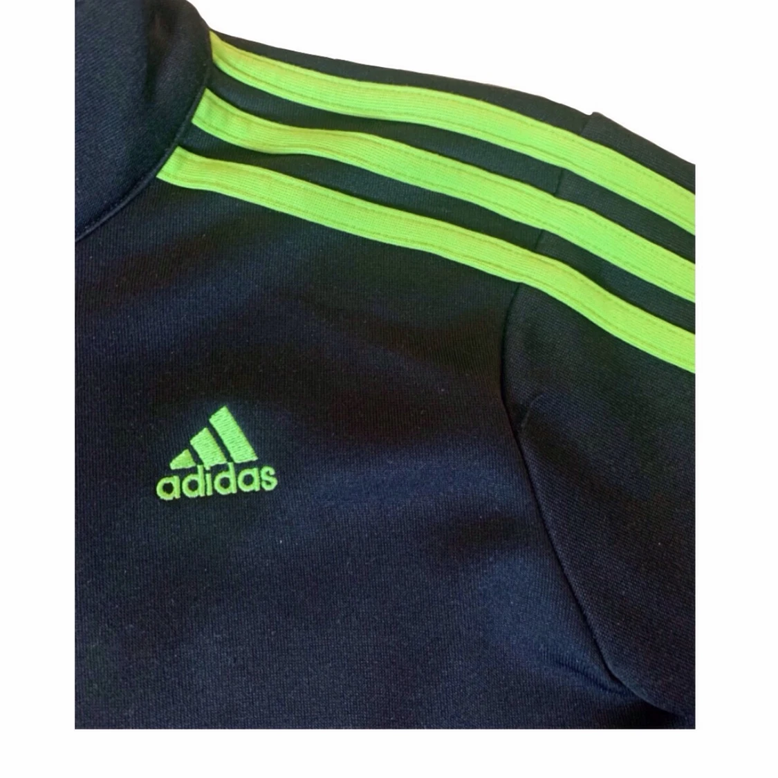 Svart o grön Adidas kofta - 90
