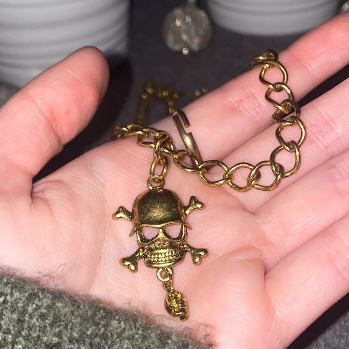 Handgjort guldigt dödskalle halsband - 91