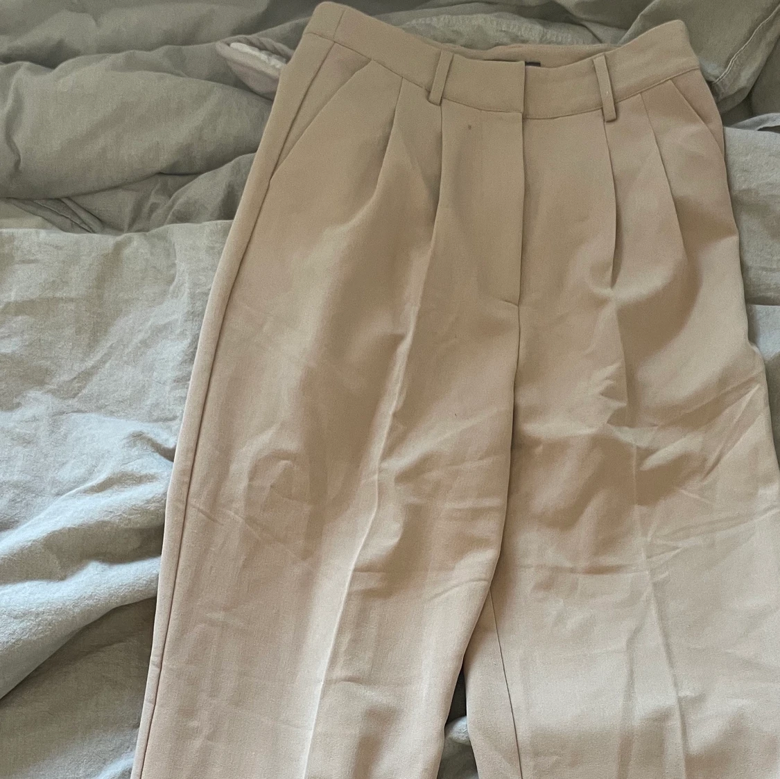 Bikbok kostymbyxor - 90