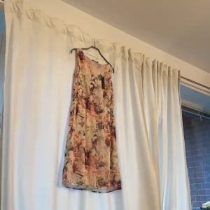 Find klänning  - Find klänning 