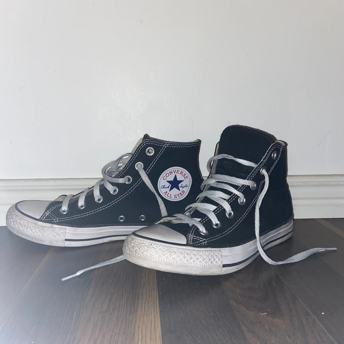 Svarta converse