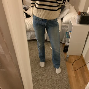 Dcate jeans  - Säljer mina älskade DCATE bootcut jeans! De sitter som en smäck men säljer för att jag inte få någon användning av de längre tyvärr:( 