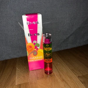 Parfym - Köpte fel så aldrig använd.