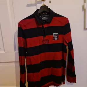 Bondelid rugbytröja storlek m - Bondelid rugby tröja storlek M. Knappt använd, fint skick. Pris 100kr +frakt
