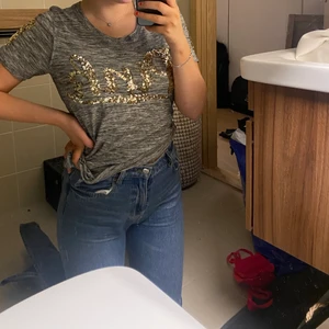 T-shirt från pink - Super skön tröja som knappt är använd. Från vs pink. 