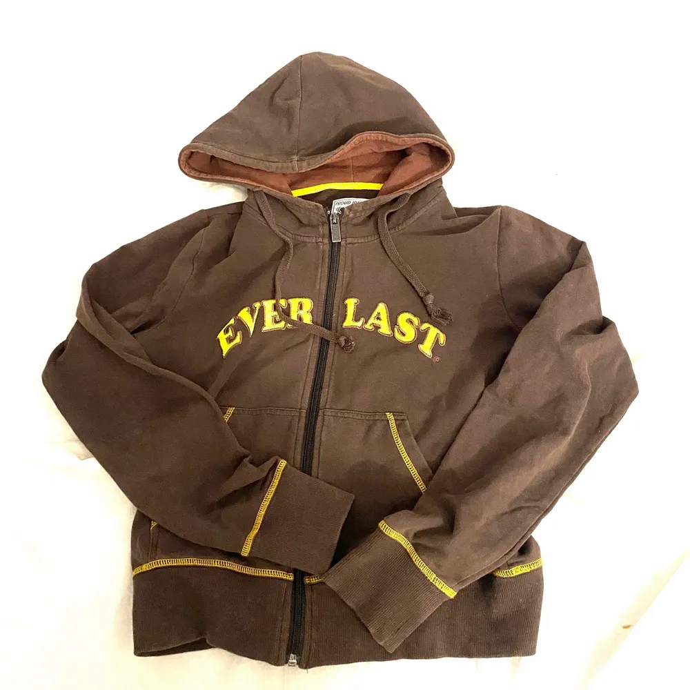 Zip hoodie från Everlast, använd 1 gång av mig. Hoodies.