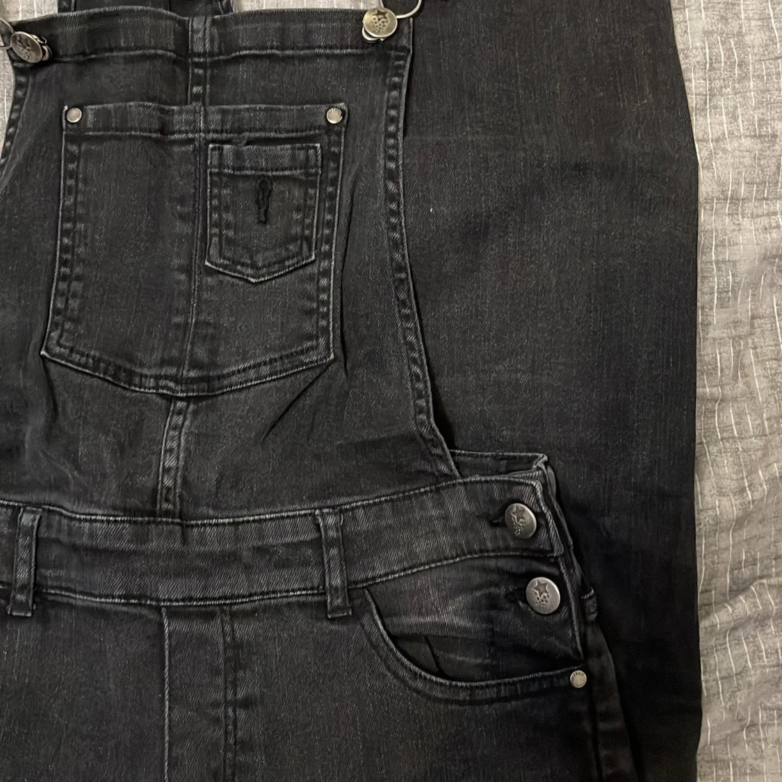 Svart overall i storlek 164 - 90