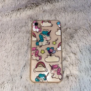 Mobilskal - Jag säljer ett unicorn mobilskal för iPhone 8. Inte mycket använt 