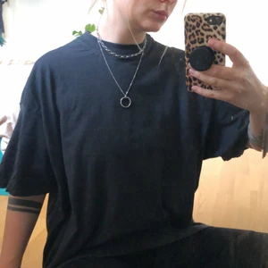 Halsband/choker - Två halsband i ett! Minns inte vart jag köpt det, men det är sjukt snyggt. Går utmärkt att blanda med fler halsband 🌟 Bjuder på frakten! 