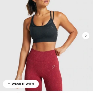 Gymshark sportbra - En sportbh från gymshark strl xs. Använd ca 3 gånger och säljer för att jag köpte en för liten storlek. Skriv för intresse!<3