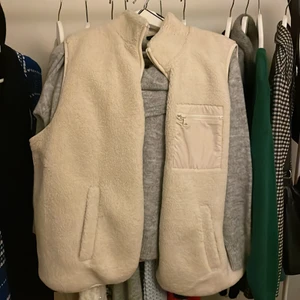 ull väst - ullväst från lindex köpt förra året 
