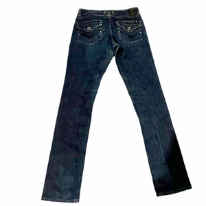 Low waist jeans - Superfina low waisted jeans med unika fickor!!! I toppskick utan slitningar eller några defekter alls