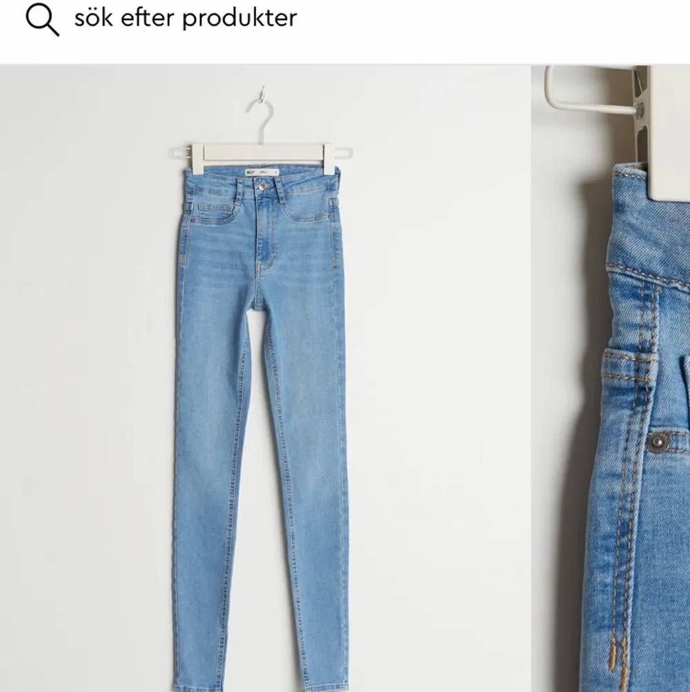 Säljer dess jeans enskilt och i bundle, de blå är från Gina tricot och de vita från salt, 1f50kr 2f75kr. Jeans & Byxor.