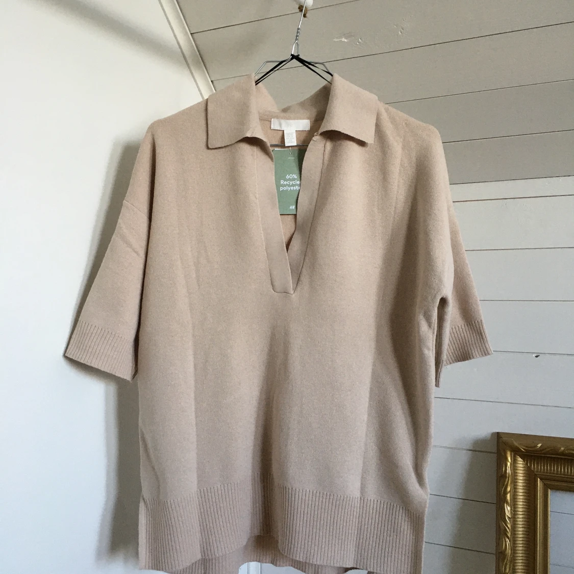 Oanvänd beige tröja - 90