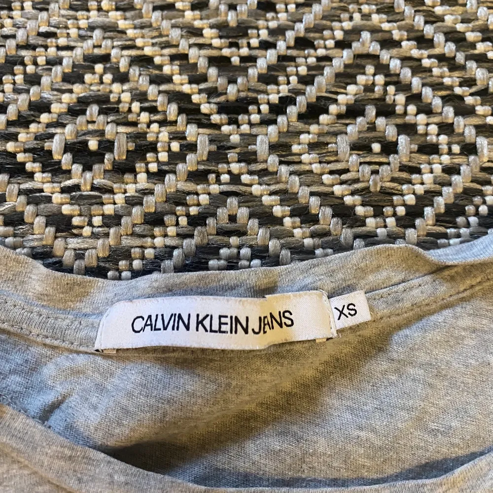 Jättefin T-shirt från Calvin Klein. Används inte längre därför säljs den. T-shirts.