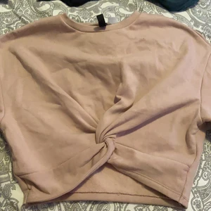 Tröja - Gripas tröja med Knut på magen. Använd 2 gånger 