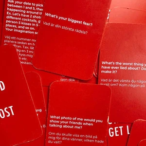 Get laid or get lost - Slutsåld kortlek med 100 utmanande frågor som kan användas för en relation eller en dejt! Från Hanna och Lojsans märke Mondayattire. Startbud: 200kr inklusive frakt