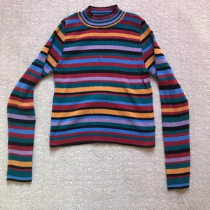 Randig turtleneck  - Randig turtleneck i väldigt bra skick. 