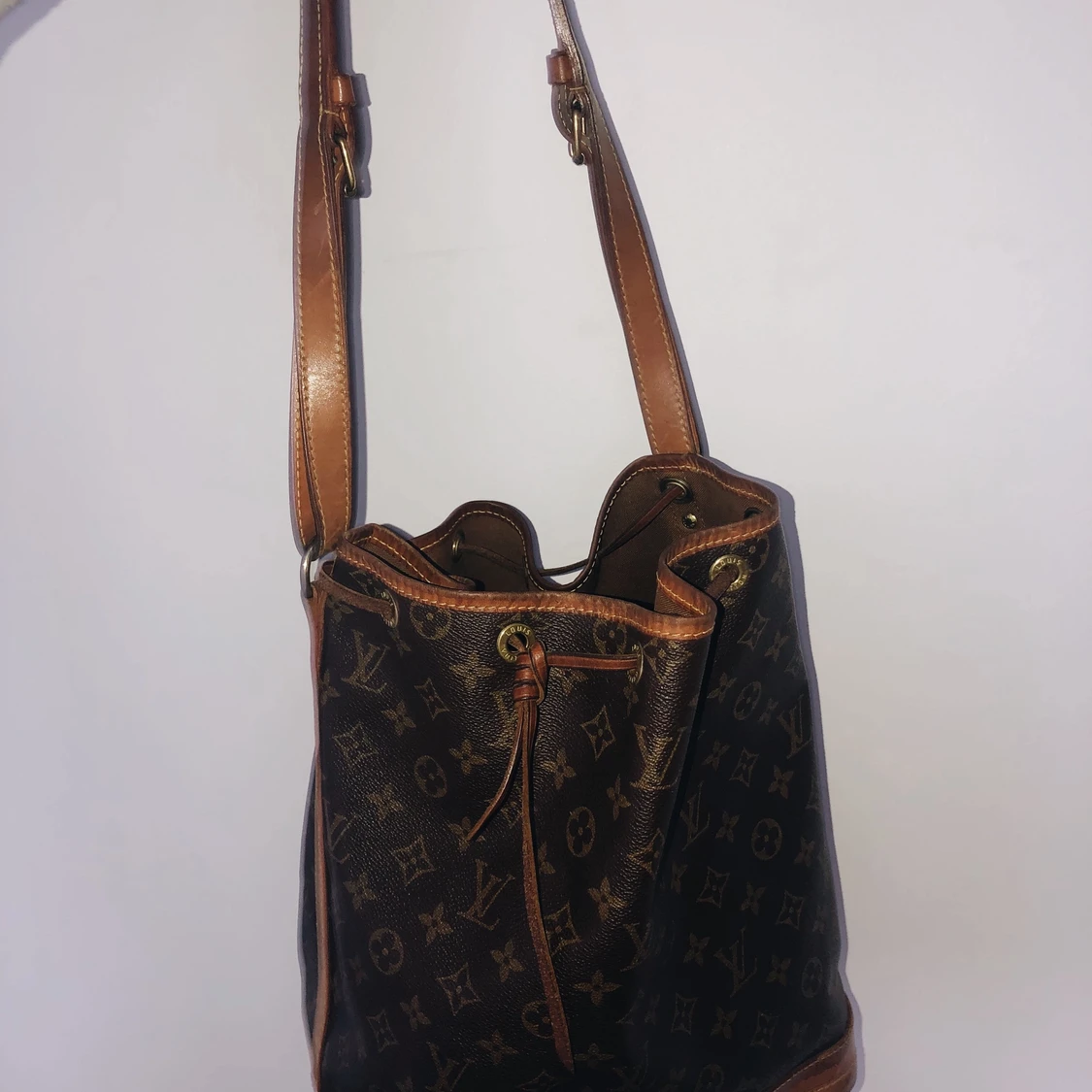 Louis Vuitton néonoé bag  - 90