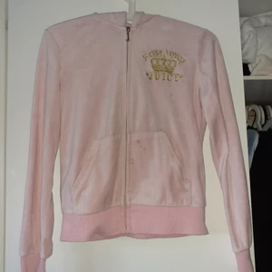 Juicy Couture kofta - Säljer en juciy Couture kofta i bra skick storlek L 