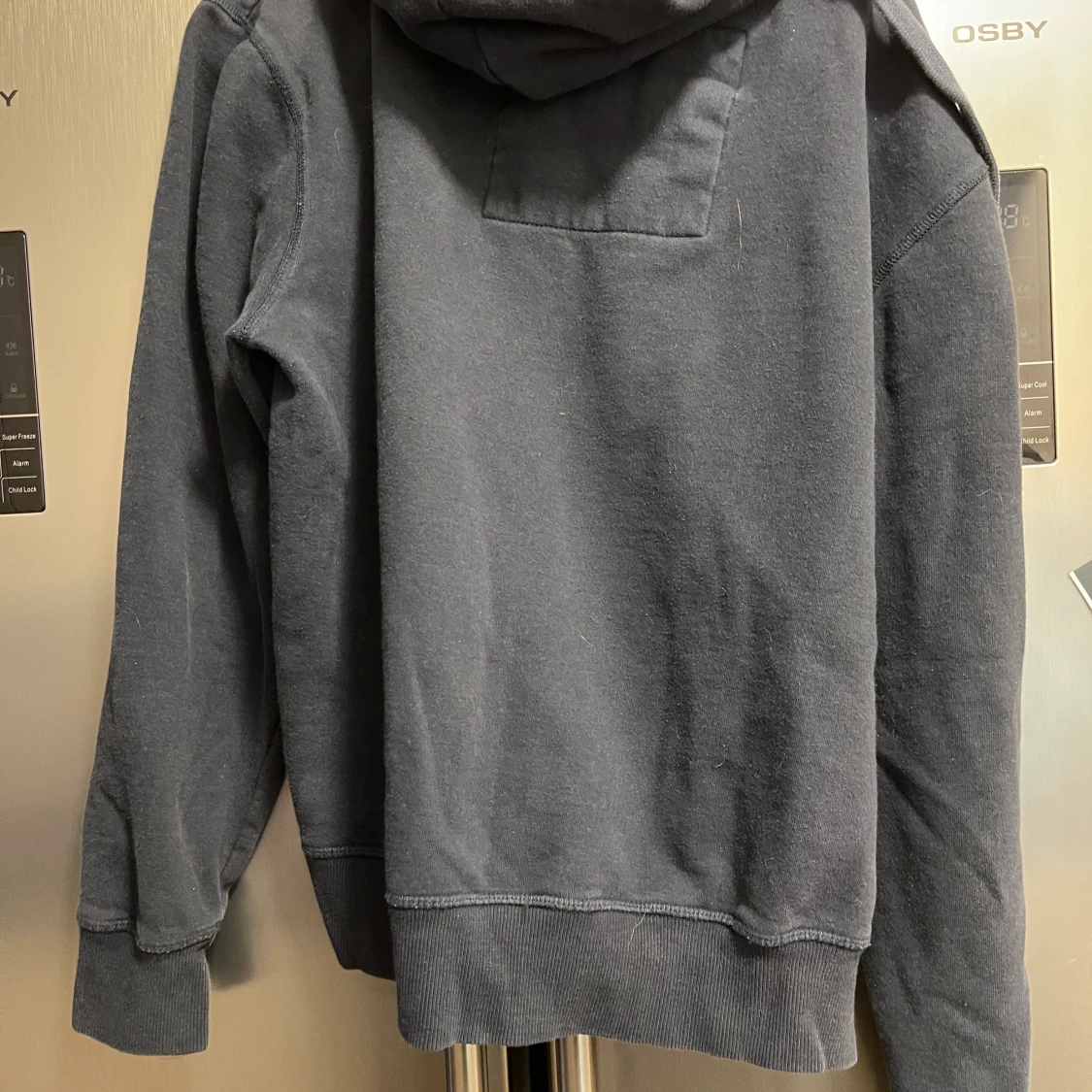 Mörkblå huvtröja  - 90