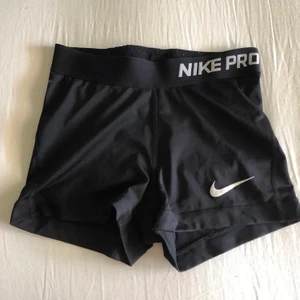 Nike PRO shorts - Säljer jättefina nike PRO shorts, fint skick.