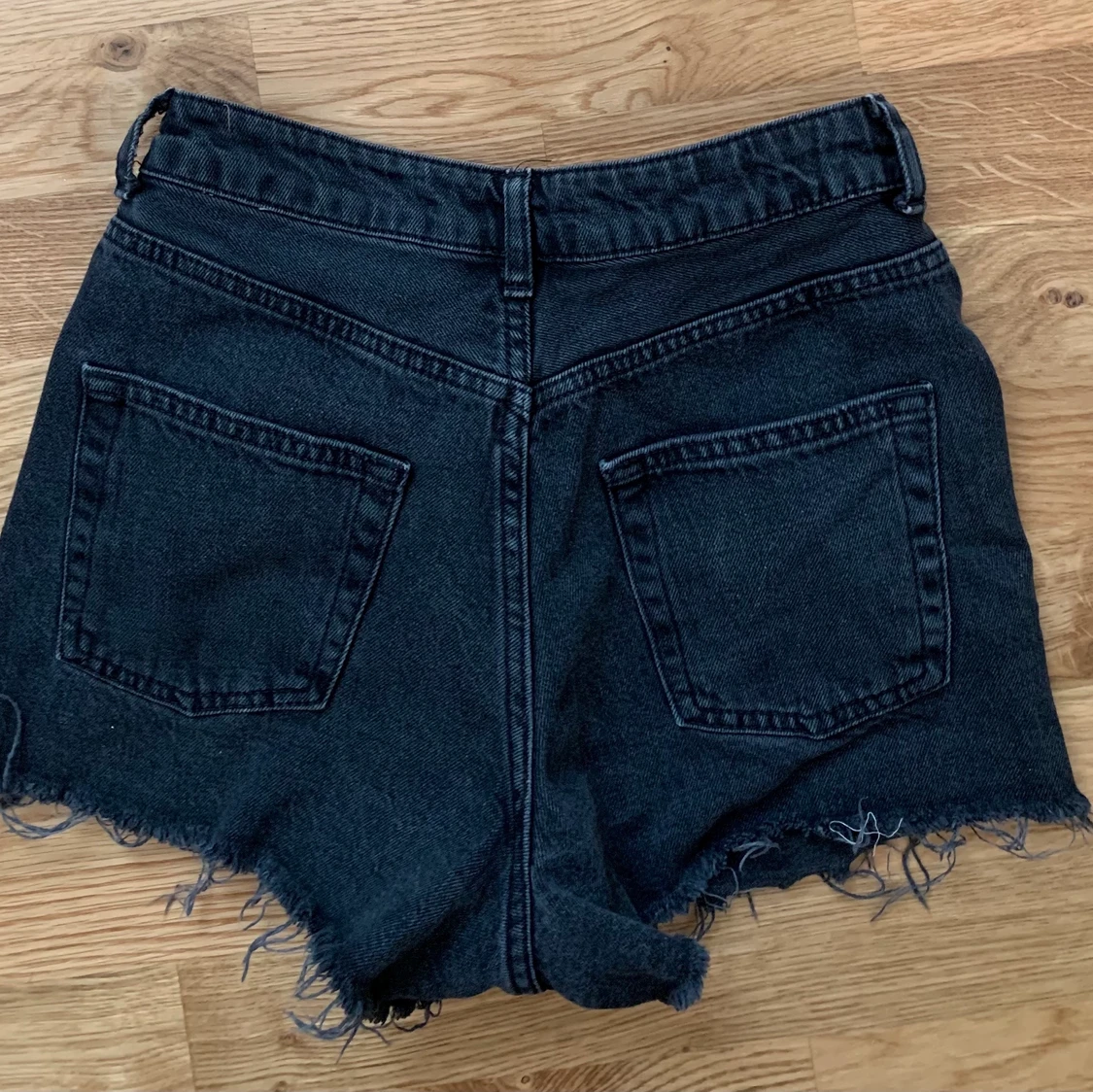 Svarta jeansshorts  - 90