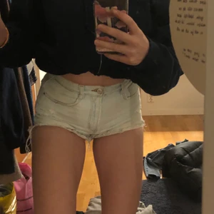 Zara shorts - Shorts från Zara!! ⚡️