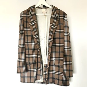 Rutig kavaj  - Ganska tjock så kan användas som vårjacka. Fint skick 😊