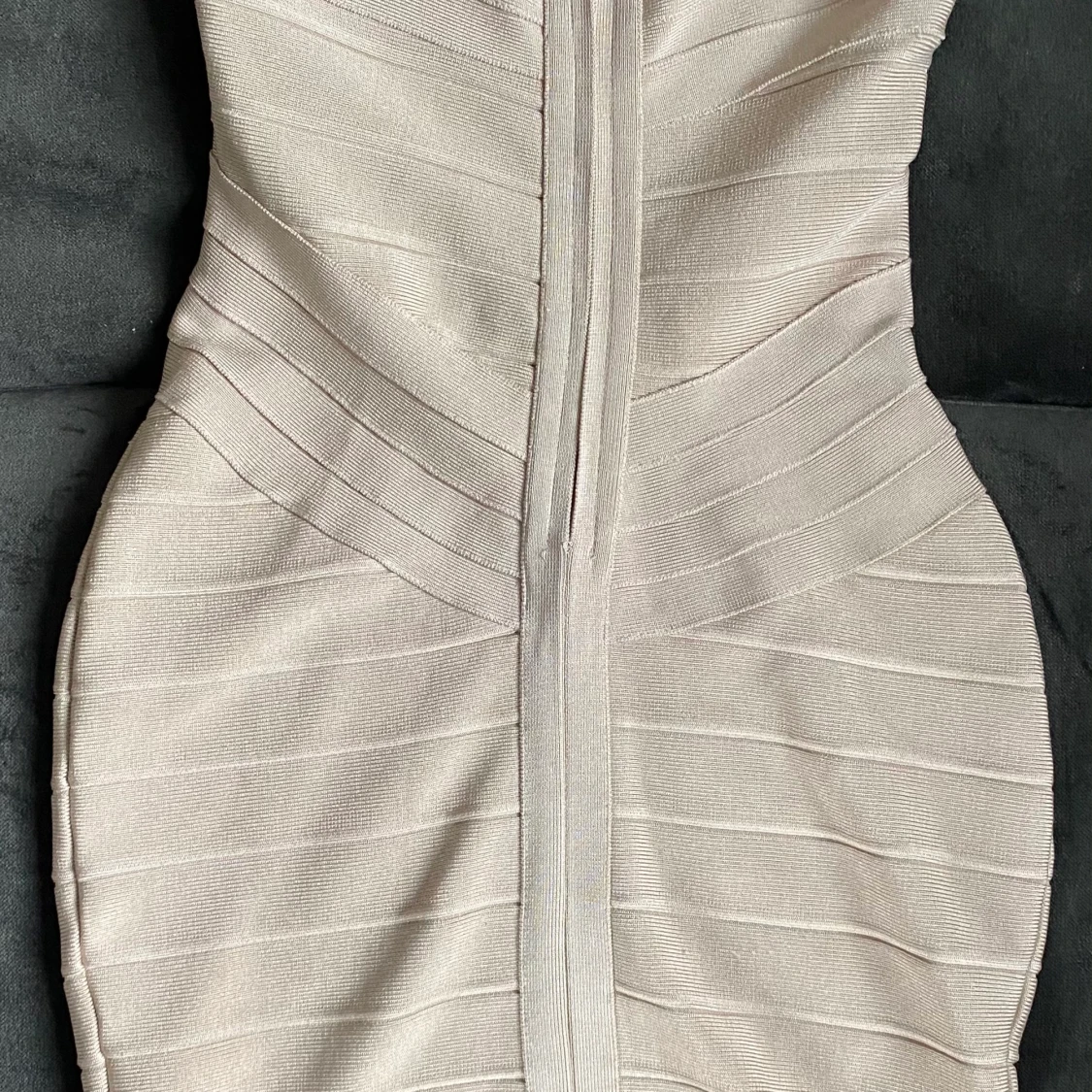 Bandageklänning endast prövad. - 90