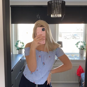 Guess - En jättesöt topp köpt från guess 