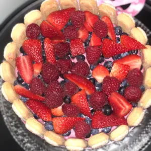 Charlotte cake with fresh berries