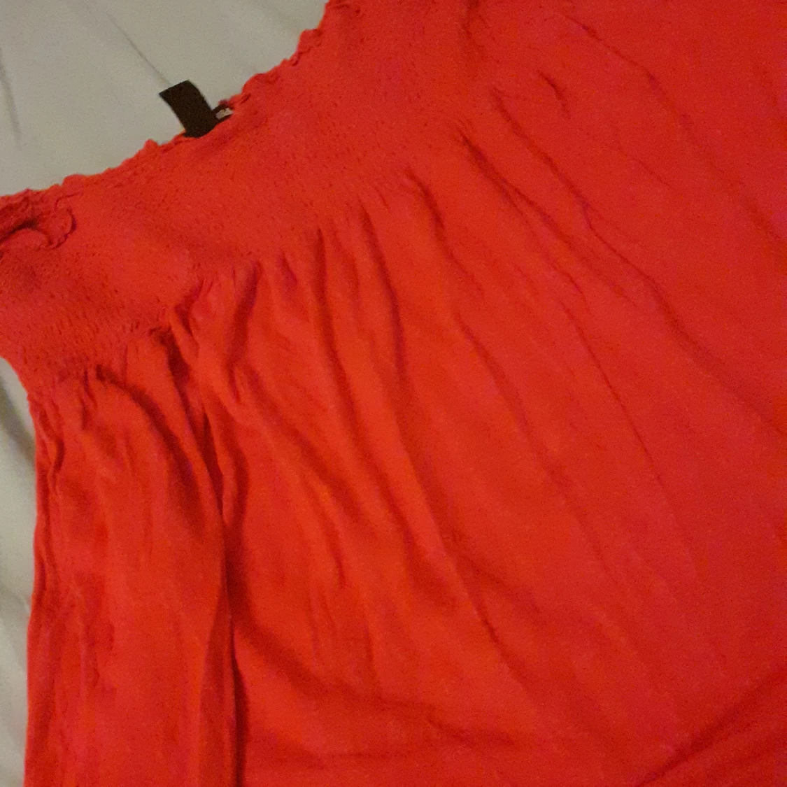 M/L. Röd och Julstämningslinne, *H&M. - 90