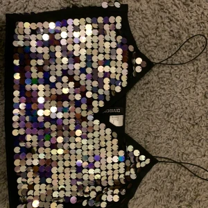 Tröja  - Tröja med paljetter , Köparen står för frakt ❤️