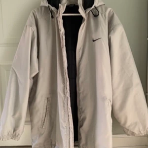 Nike jacka - Retro Nike jacka, herr strl M, unisex L/XL. Fint skick!