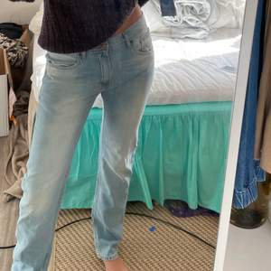 Gamla jeans från Zara, herravdelning. Långa i benen och inga defekter. Jag har vanligtvis strl 27x34 och de passar mig perfekt 