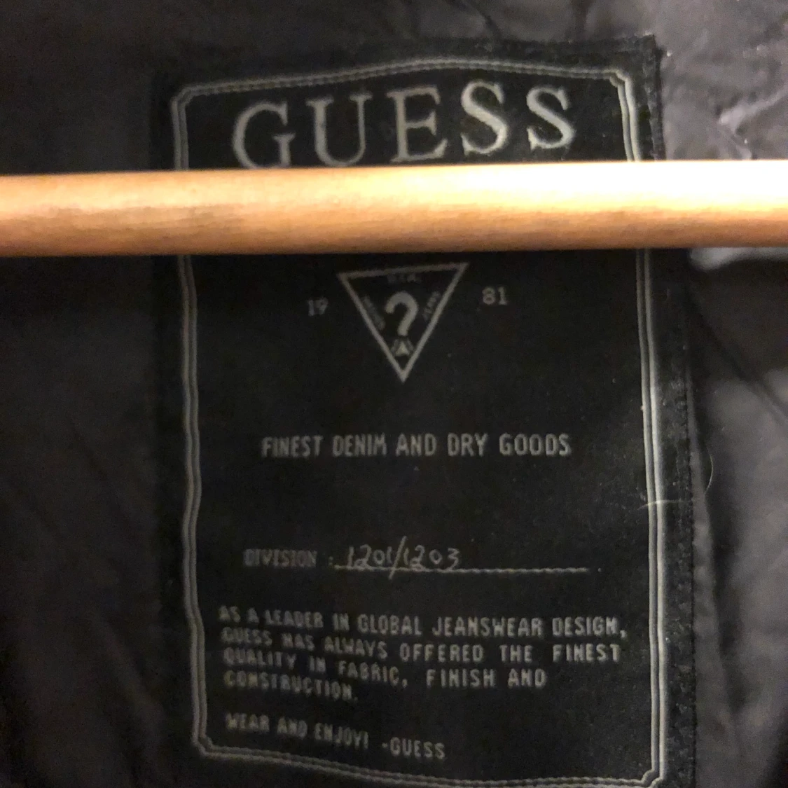 Guess dunjacka strl 36  - 90