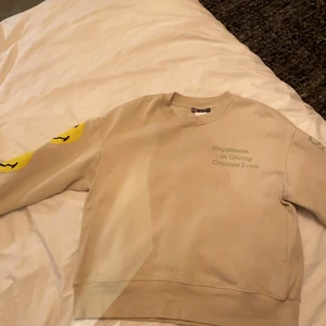 Tröja från zara  - En super söt tröja från zara !! Då den inte kommer till användning 😱❤️