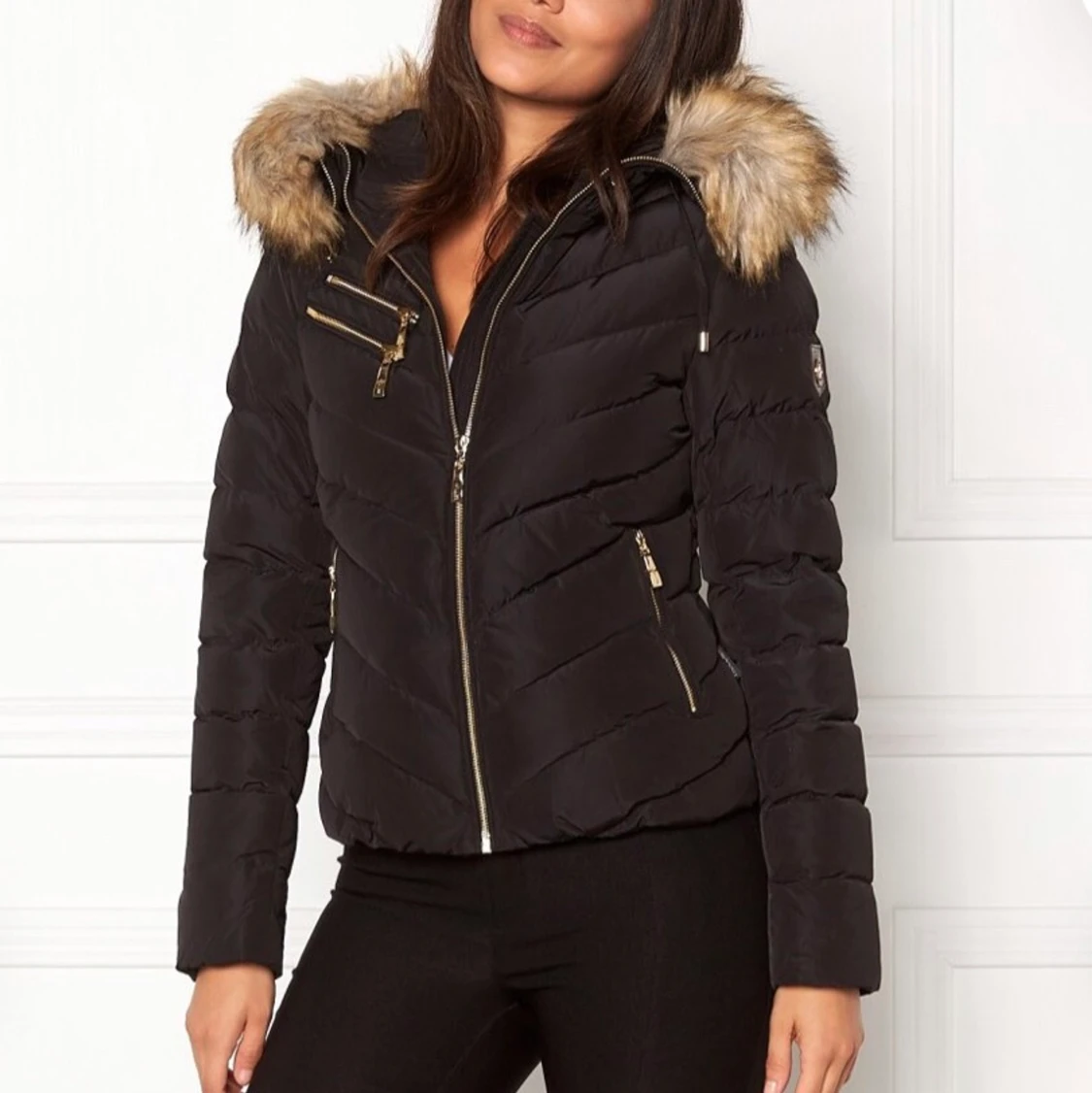 Hollies jacka med fuskpäls  - 90