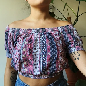 Offshoulder NLY-top  - En gammal favorit som har slutat komma till användning, strl 36 men den är väldigt stretching så beroende på hur man vill att den ska sitta passar den nog en 38 också! 🌞
