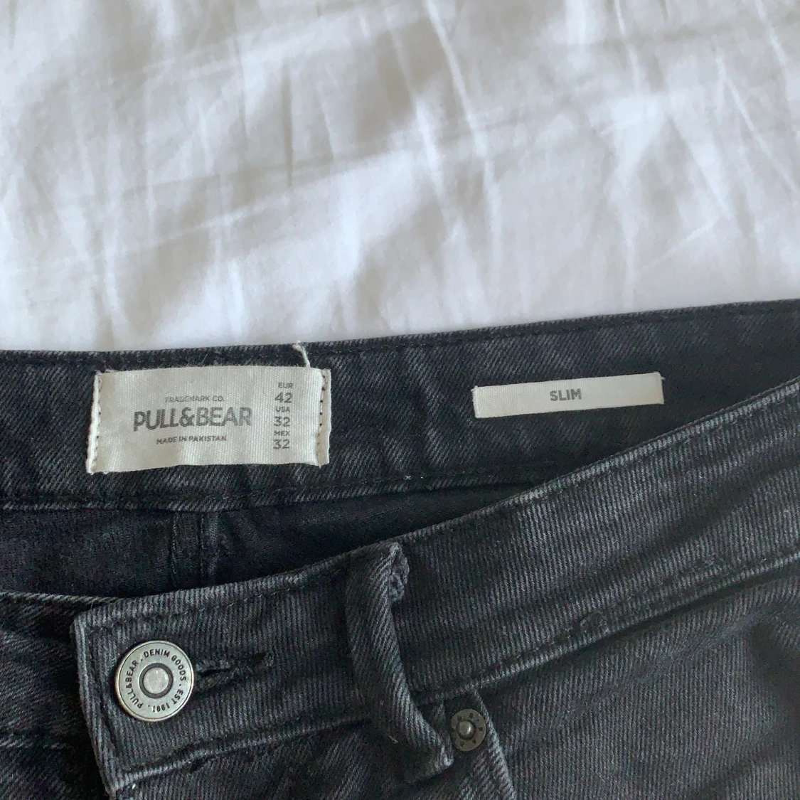 Svarta jeans från pull&bear - 91