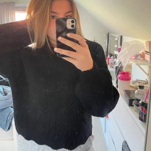 Stickat🖤🖤🖤 - Säljer denna fina stickade som aldrig kommit till användning tyvärr 🖤🖤