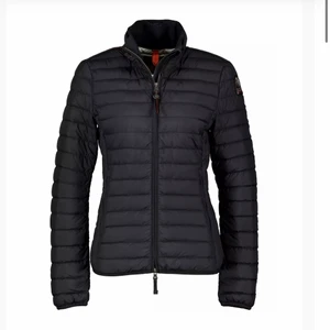 Parajumper jacka - Bra skick!😊 kan gå billigare i pris vid snabb affär. Ny ord 3800kr!